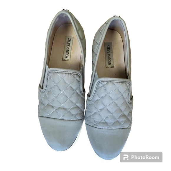 Steve Madden Zaander Quilted Light Grey Women's Slip On Sneakers - Picture 3 of 8